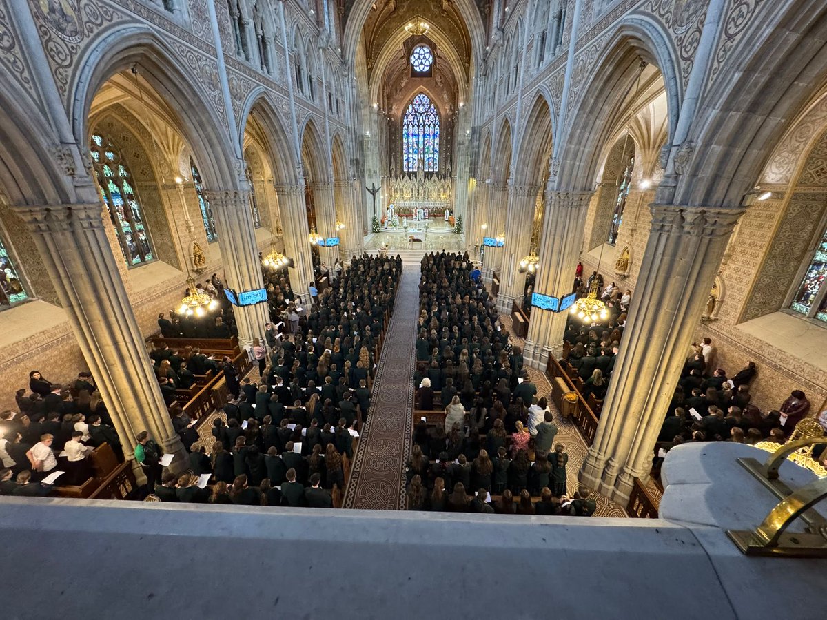 ArchbishopEamon's tweet photo. The Cathedral filled to overflowing with 1200 pupils of @stcatherines247 - a respectful atmosphere of prayer and contemplation as we honoured #MaterAdmirabilis  and asked God’s blessing on the entire school community. Well done to all concerned. https://t.co/Es55mk7uNK