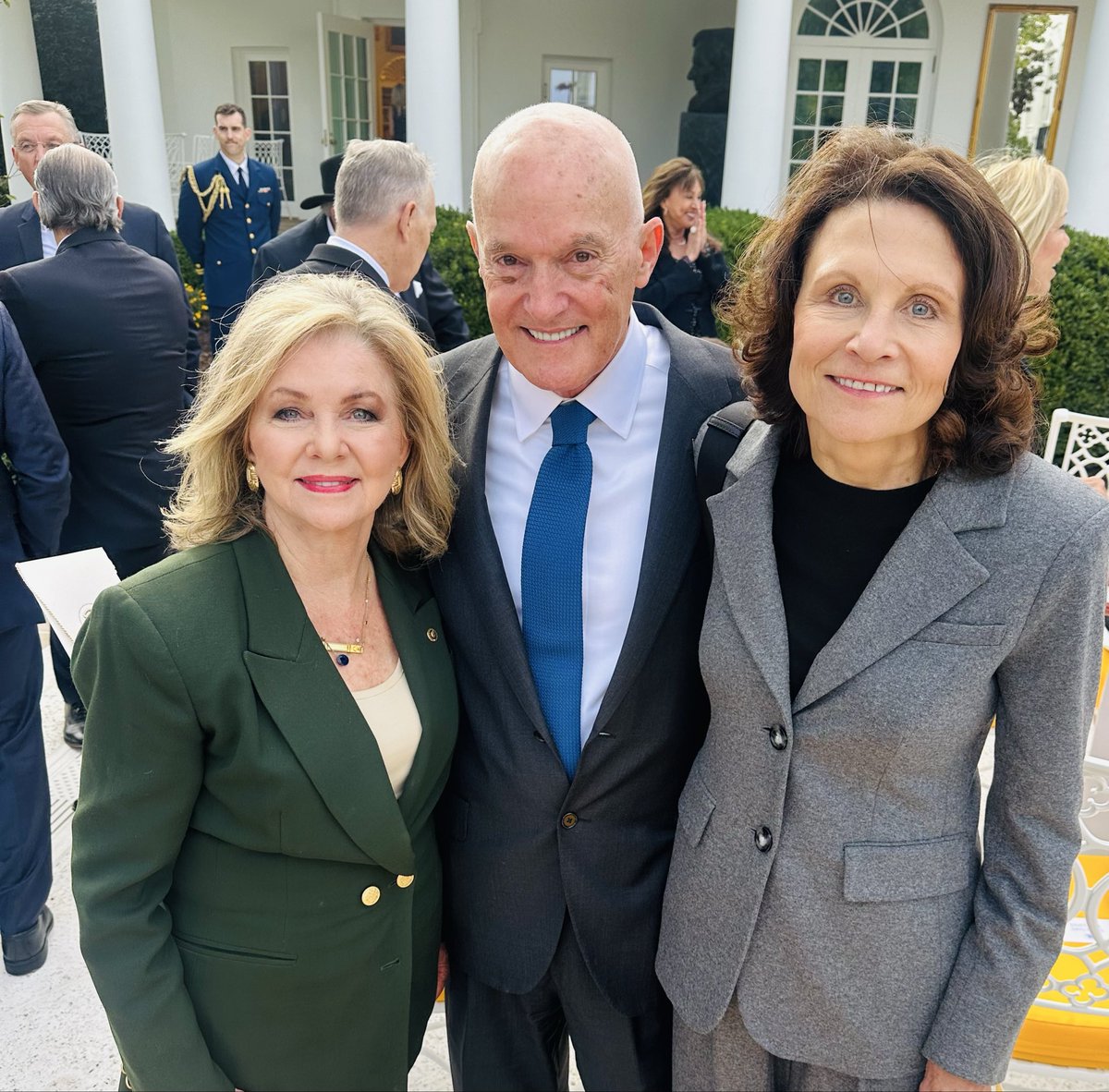 MarshaBlackburn's tweet image. It was an honor to share a special moment with Charlie Kirk’s parents at the White House today.
The loss they have endured is unimaginable. Charlie’s legacy will never be forgotten, and I can’t think of a more fitting tribute to his life than the Presidential Medal of Freedom.