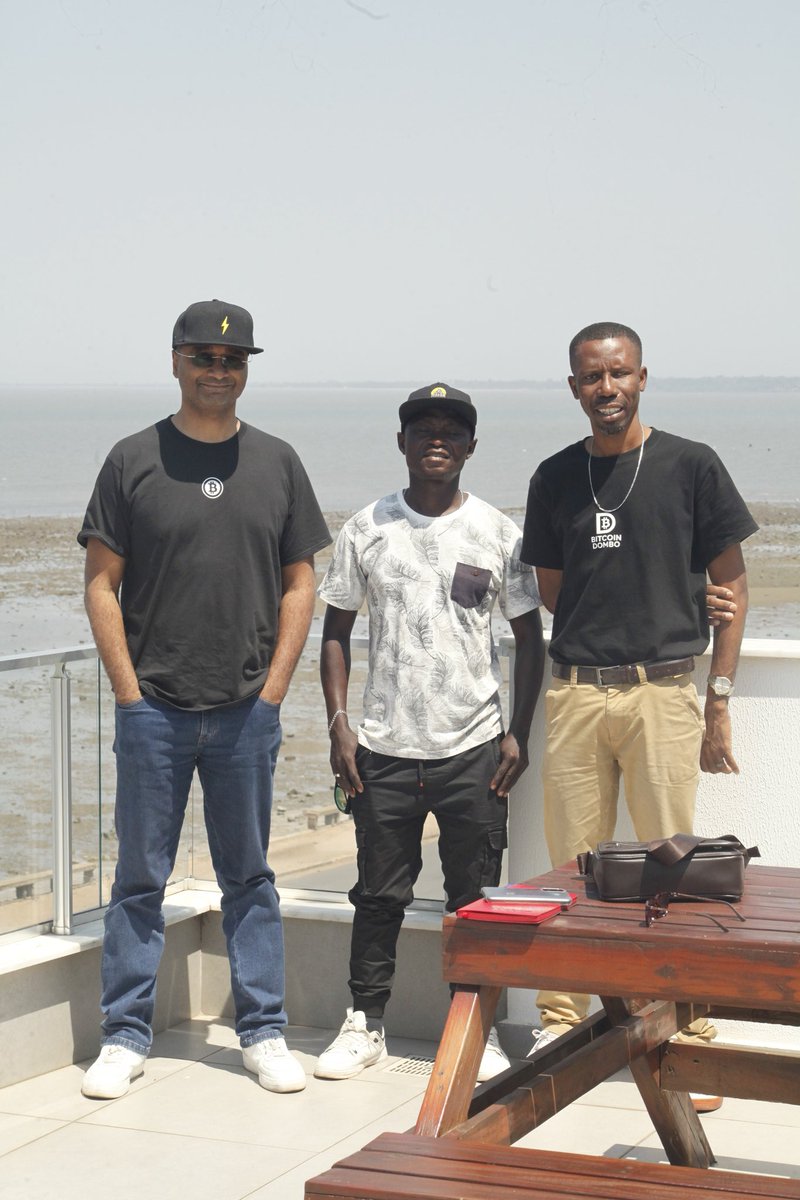 BitcoinDombo's tweet photo. Great day supporting @bitcointofo @tofoBTC
...
@BitcoinFamba @DanielTajuMZ @luis_vinho
#mozambique #btc #CBAF https://t.co/JuKyM7lYg8