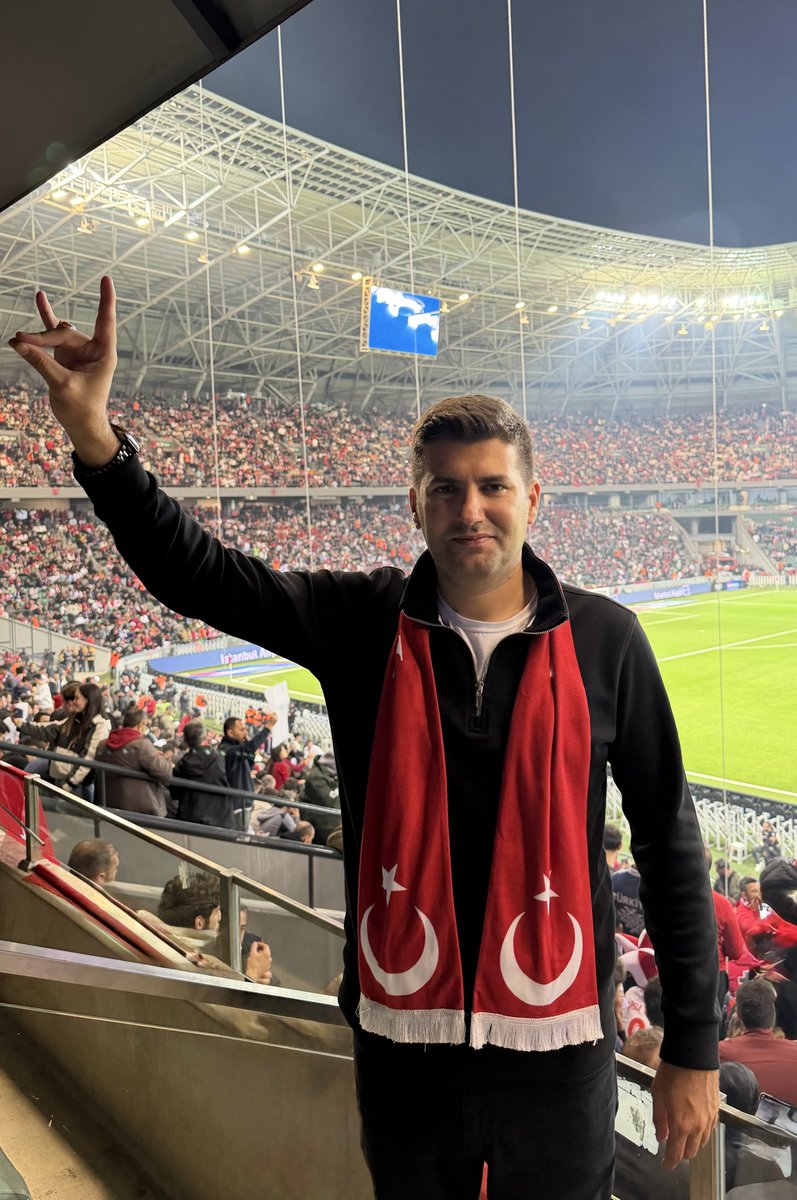 ayyildirim1's tweet photo. Zafer Türk’ün oldu! Gururumuzsunuz #BizimÇocuklar 🇹🇷🐺

🇹🇷 Türkiye 4 - 1 Gürcistan https://t.co/6SLMY8EmjN