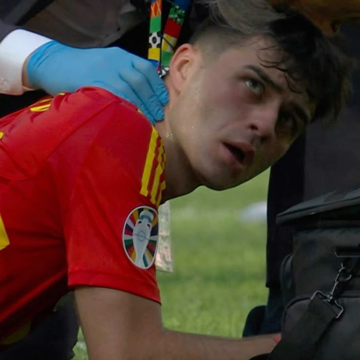 🚨BREAKING : Pedri falls down after the match against Bulgaria and is taken to the hospital, where doctors discover he has a disease known as THE BEST MIDFIELDER IN THE WORLD!