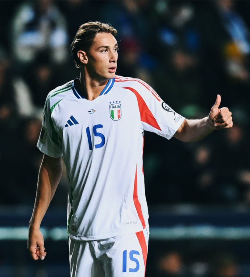 Continua la rivalità genuina a suon di gol tra i due giovani talenti italiani.

Francesco Camarda, 2

Francesco Pio Esposito, 0