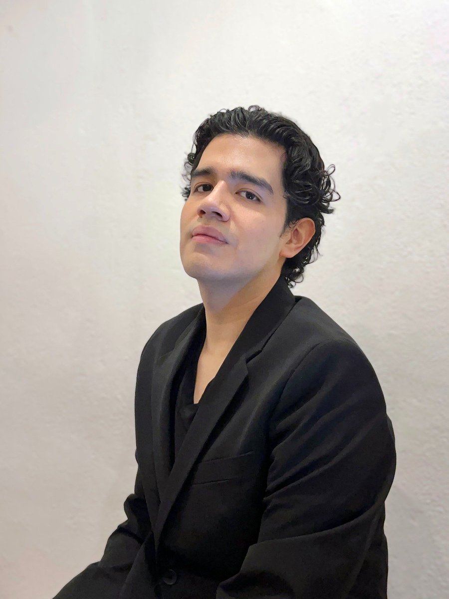 Eduardo Cerdán (<a href="/Eduardo_Cerdan/">Eduardo Cerdán</a>) obtuvo el Reconocimiento Distinción Universidad Nacional para Jóvenes Académicos 2025.  
Escritor y editor, ha desarrollado una importante trayectoria editorial en proyectos internacionales sobre voces no hegemónicas, diversidad lingüística y