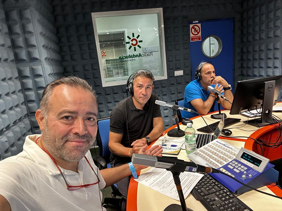 🇪🇸 España acaricia ya su presencia en el Mundial de 2026

🗣️ Analizamos lo ocurrido con <a href="/SBallesta9/">SalvaBallesta9</a>, <a href="/Jcarlosgomez17/">Jcarlosgomez</a> y <a href="/JesusMarquezz/">Jesús Márquez Pigner</a>. Y con Oli desde Asturias

🎙️ Y la narración de <a href="/plazaro67/">Pedro Lázaro Gómara</a>

#EspañaBulgaria
#CopaMundialFIFA 

📻 <a href="/RAInformacion/">Radio Andalucía Información</a>
💻 csur.red/fY7i50OPMZL
📲 App