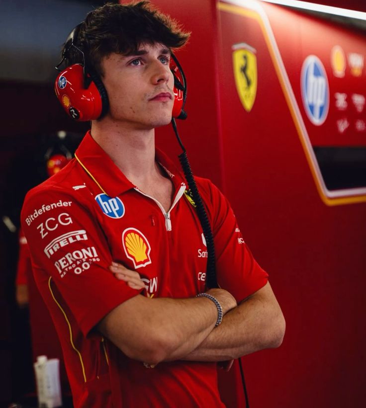 XFASTERBXY's tweet image. ⠀⠀⠀⠀⠀⠀⠀⠀⠀⠀⠀⠀⠀⠀⠀⠀⠀⠀⠀⠀⠀⠀⠀☇ 𝙎𝙚 𝙗𝙪𝙨𝙘𝙖: (𝙉𝙤𝙢𝙗𝙧𝙚 𝙖 𝙚𝙡𝙚𝙜𝙞𝙧)  𝘾𝙤𝙧𝙫𝙚𝙩𝙩𝙤.

⠀࣪𓏲ּ  Lorenzo's younger brother .
⠀࣪𓏲ּ  Fc: Arthur Leclerc.
⠀࣪𓏲ּ  F1 Theme.

⠀⠀⠀₊ ɪɴғᴏ ᴅᴍ. ◜⟲⧵ 𖹭◞