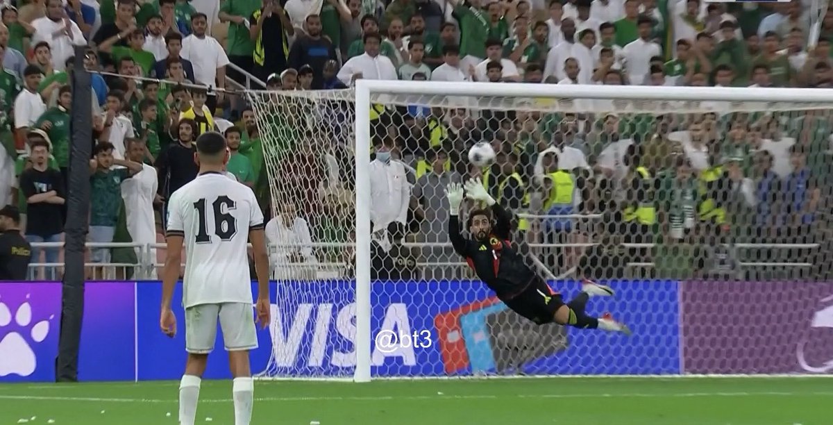 n9r1992's tweet photo. رغم ضغط الاعلام  حمى شباك الوطن 
عطنا لايك اذا تشوفه رجل المباراه 

 #السعوديه_العراق https://t.co/lxhceHxmri