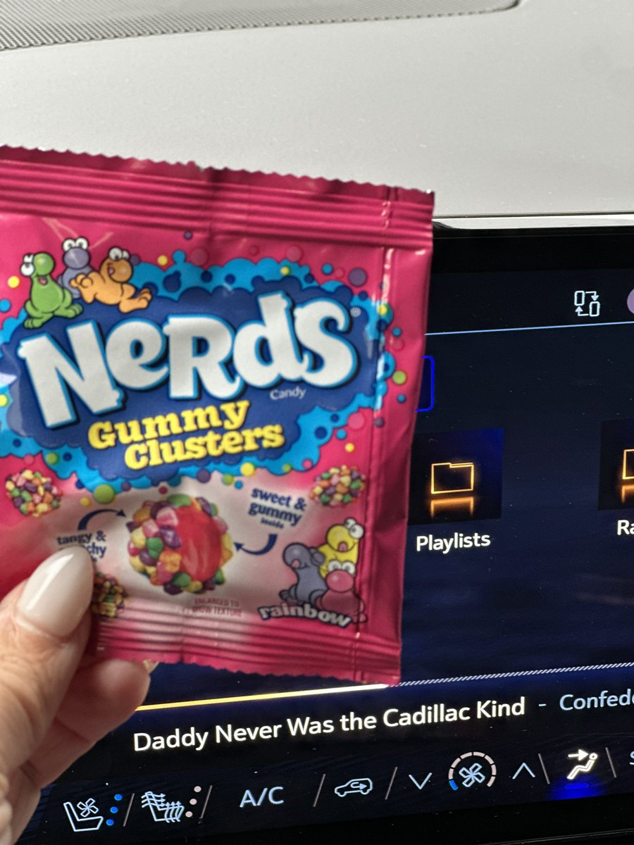 Chey Cab tweet media