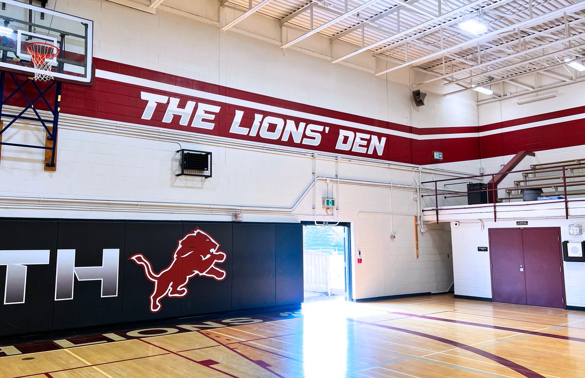 New vibe at South Collegiate!  #striping #muralworks #schoolmural #gymmural #lions #homeofthelions #lionsmural <a href="/TVDSB/">Thames Valley DSB</a> <a href="/ARTSHINEINC/">Artshine/Arts4All/Artshine in a Box</a> <a href="/SCI_Lions/">SCI_Lions</a>