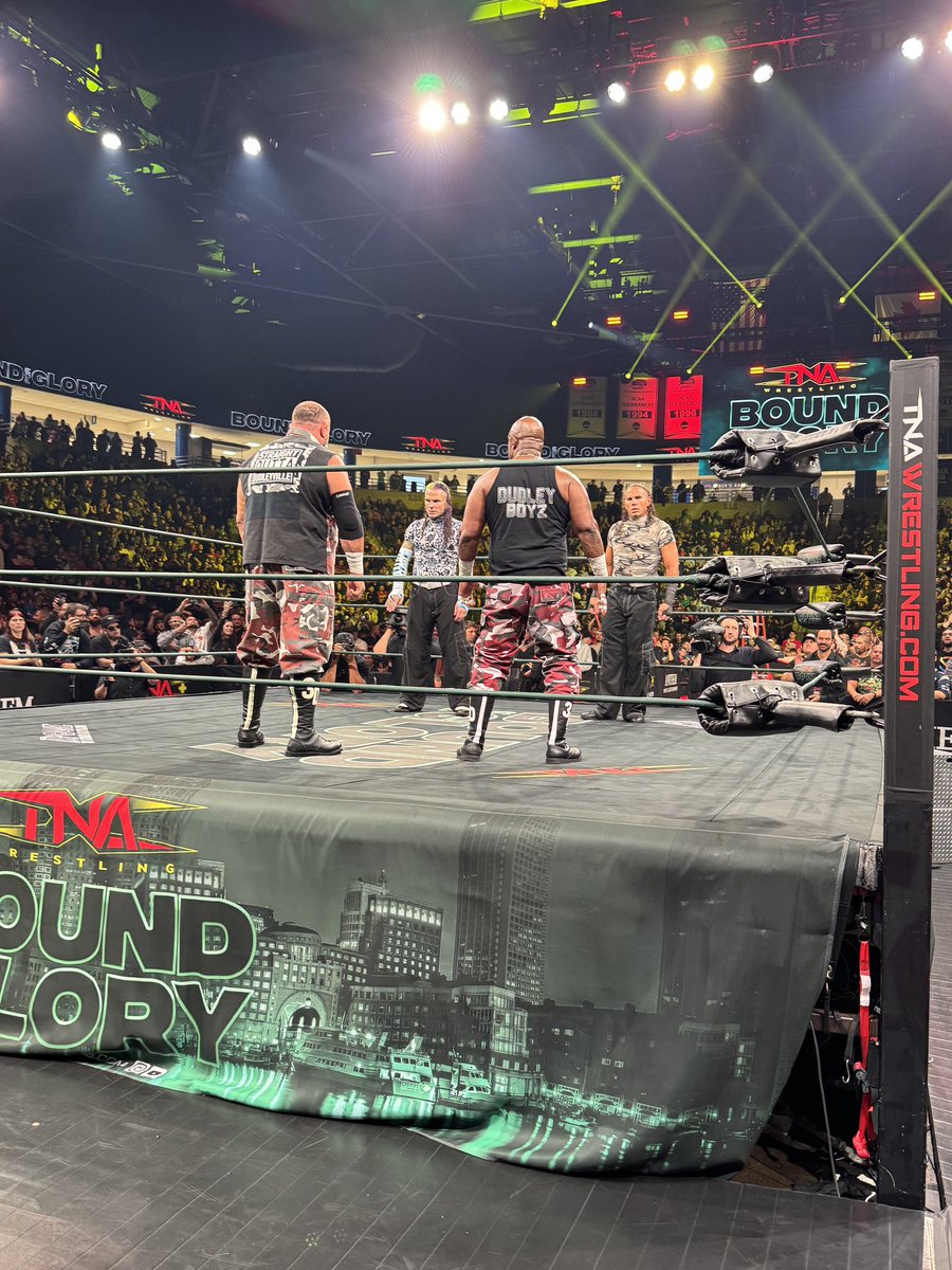 LV617_'s tweet photo. Congratulations on a spectacular event, @ThisIsTNA. 👊 #TNABoundForGlory https://t.co/QmFzlQEdij