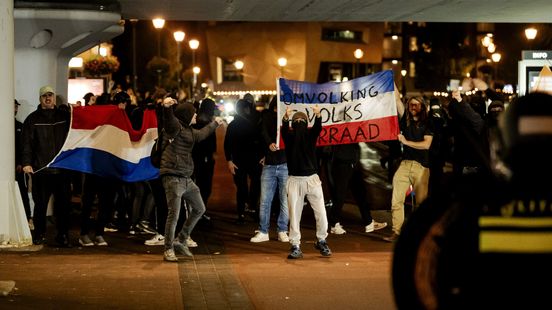 Onrustig protest tegen asielzoekerscentrum in Houten