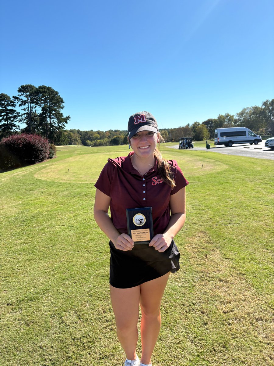 Congrats to women's golf on their 2nd place overall finish at the Pioneers Fall invitational, along with Charlsie McElhaney, who placed 4th overall and earned all-tournament team honors!
