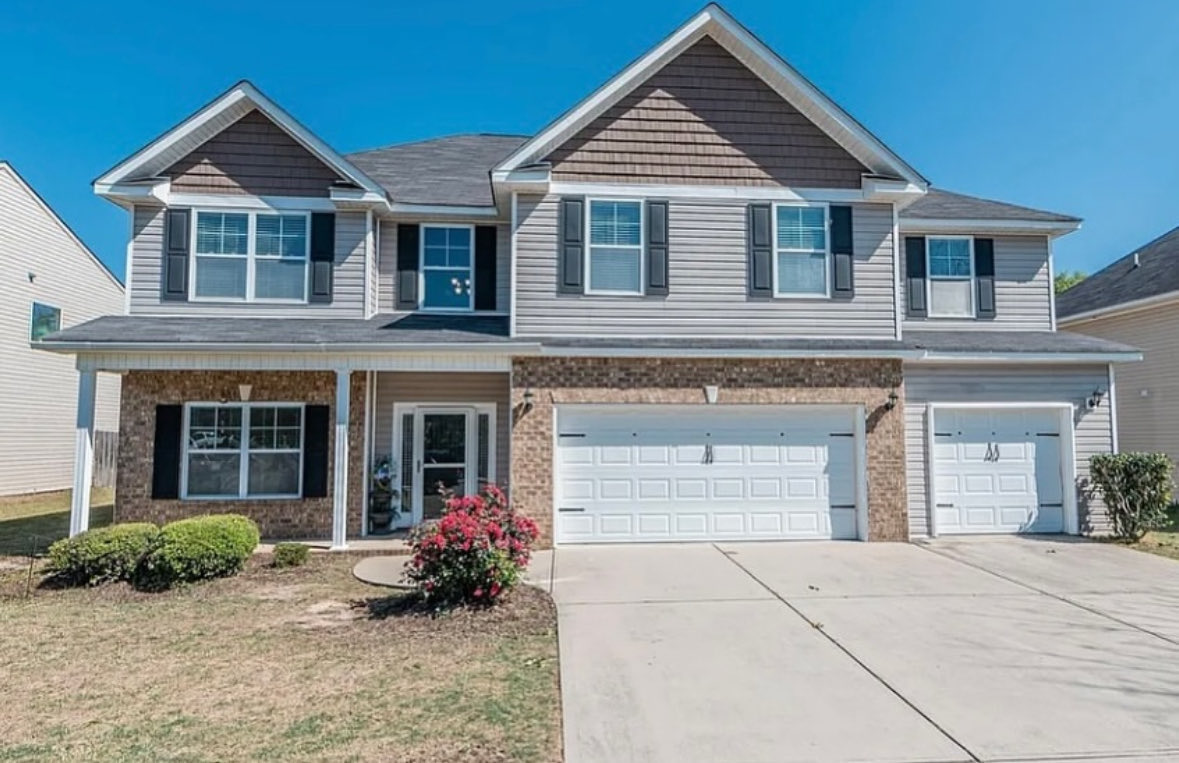 Chefsmitty2412's tweet photo. Crypto been such a real blessin 🙏🏾💰! Just yesterday I drove off in my new car, and today I’m walkin into my first home 🏡✨😭. Like wow… this feel crazy! Faith + grind really do pay off fr 🔥🙌🏾. Forever grateful for my coach @JessCrypto_NFTs for guidin me through this journey❤️ https://t.co/60C2yuDDBQ