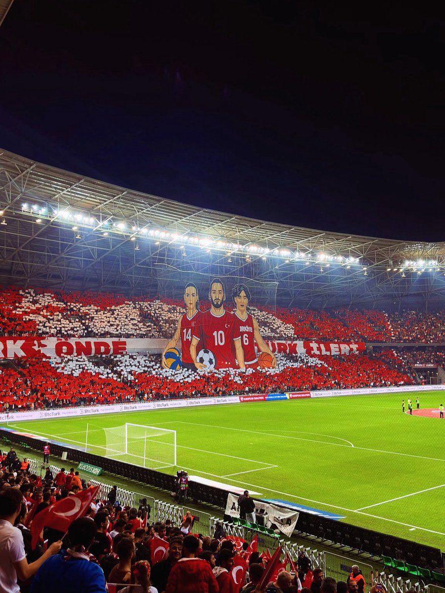 4-1 kere maşallah <a href="/MilliTakimlar/">Türkiye #BizimÇocuklar 🇹🇷</a> 🇹🇷

Emeğinize sesinize sağlık <a href="/hodrimeydantd89/">Hodri Meydan</a> 💚🖤

Kocaeli halkı 👏🏽👏🏽