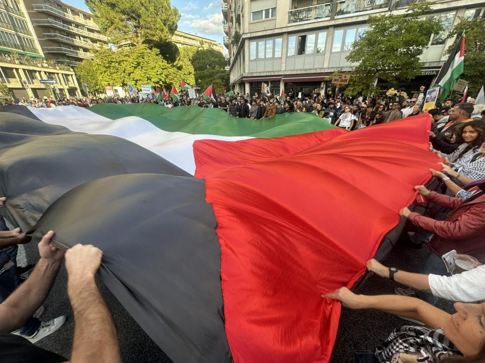 <a href="/one_paolone/">Paolo Iannaccone</a>: siamo felici del cessate il fuoco a Gaza,  ma non ingenui: la pace, se non nasce dalla giustizia e dal coinvolgimento diretto dei palestinesi, è solo una fragile tregua. Per questo siamo stati in corteo a Udine, con altri 10.000, nel giorno di  #ItaliaIsraele.
