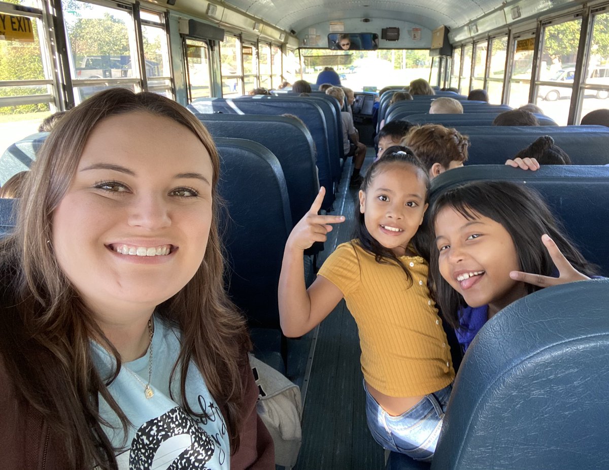 mrscurryNES's tweet photo. We had the best day at @chaneysdairy today! Not only did we have beautiful weather, but we had ice cream, a wagon ride, and got to see some cows! @NatcherElem https://t.co/09sADazzPb
