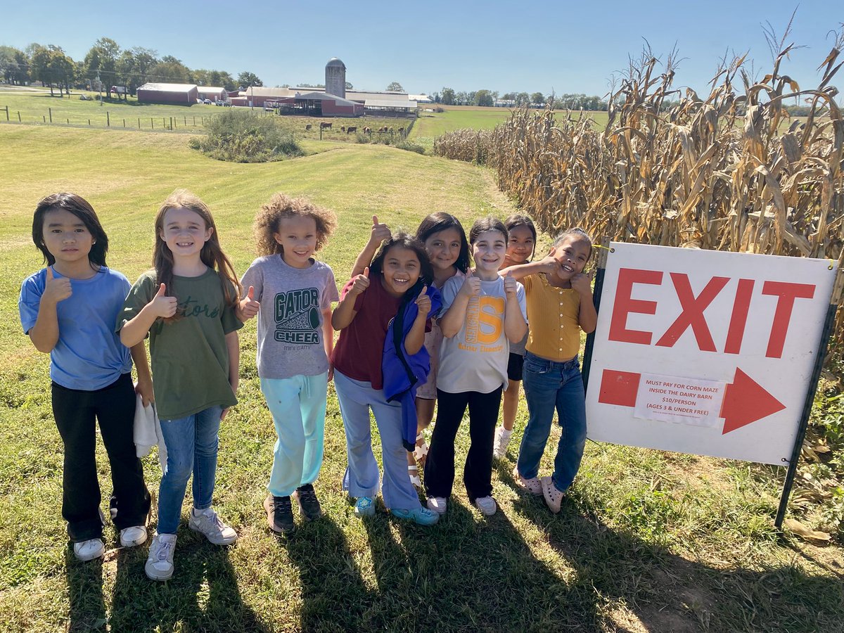 mrscurryNES's tweet photo. We had the best day at @chaneysdairy today! Not only did we have beautiful weather, but we had ice cream, a wagon ride, and got to see some cows! @NatcherElem https://t.co/09sADazzPb