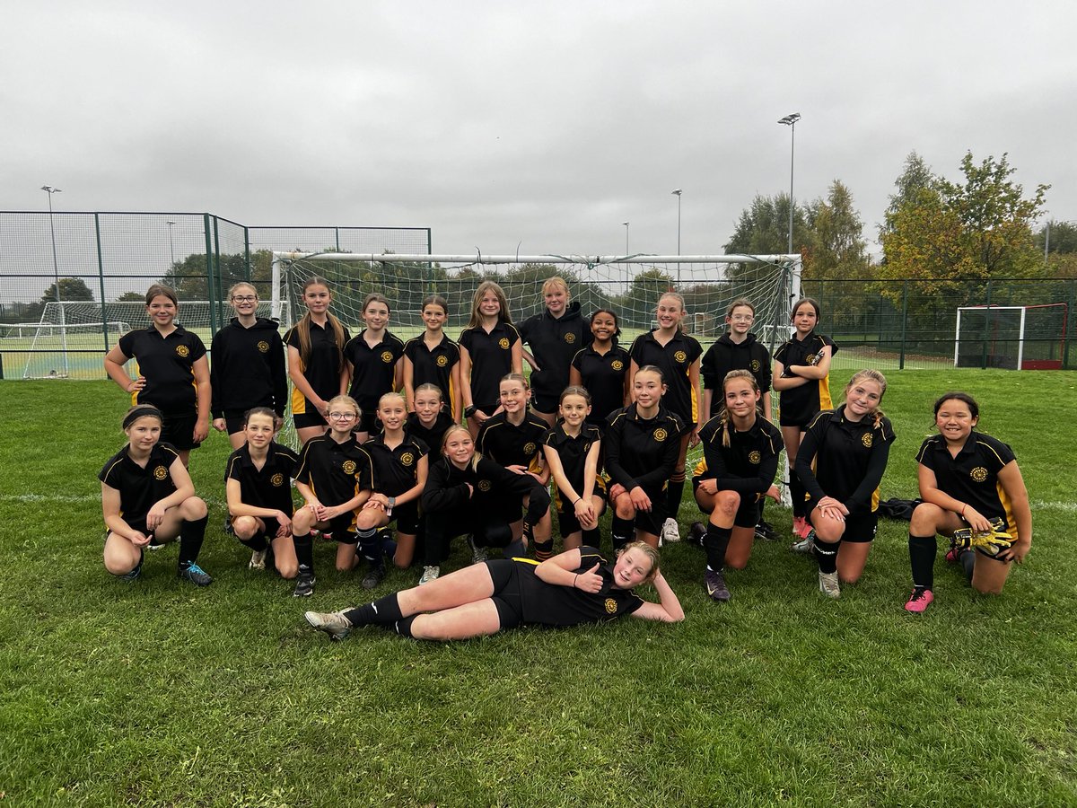 A fantastic turnout this evening for our first girls football training! Well done ladies, I can’t wait to see these superstars progress! ⚽️
#PassionPridePerform🏆
