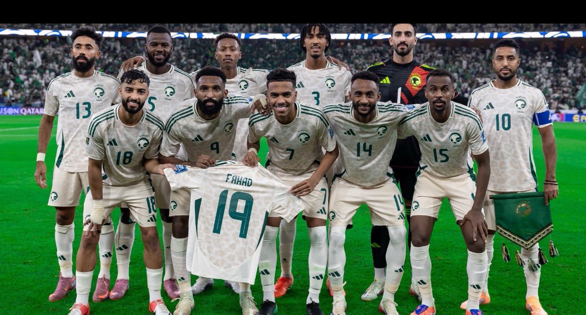 RashidbinAwadh's tweet photo. اللهم لك الحمد .. أغلى بلد #المنتخب_السعودي إلى كأس العالم 2026 🇸🇦🇸🇦🇸🇦

فوق هام السحب،، 
يستاهل الشعب السعودي قيادة وشعبا ولاعبين وجماهييير https://t.co/avOJJbklCF