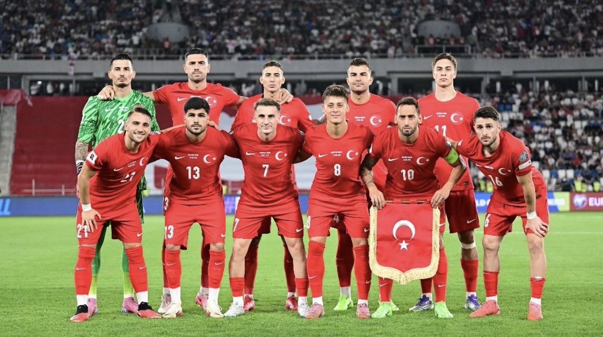 Dünya Kupası yolunda önemli bir zafer daha elde eden A Milli Futbol Takımımızı yürek kutluyorum.

 #BizimÇocuklar!