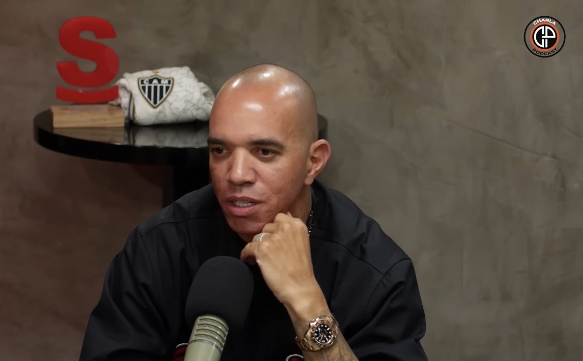 “A China mudou a minha vida financeiramente. Era uma proposta que tinha que aceitar. Foram 4 anos de contrato para 40 anos na minha vida.”

“O Catar também foi muito bom para mim. Já ganhei Ferrari de um sheik do Al-Gharafa. O cara me amava. Um dia antes da final ele me falou: