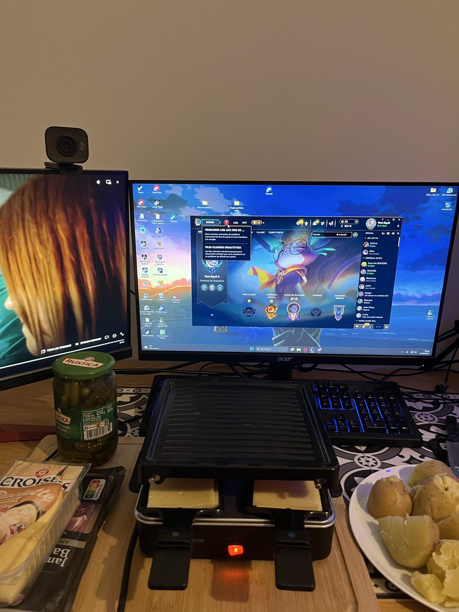 yoyodezero's tweet photo. Oooh @RiotGamesFrance @LoL_France j’avais prévu une soirée Yummi / raclette et vous désactivez les ranked ???? Vous êtes sérieuse ??? https://t.co/a6nfltuici