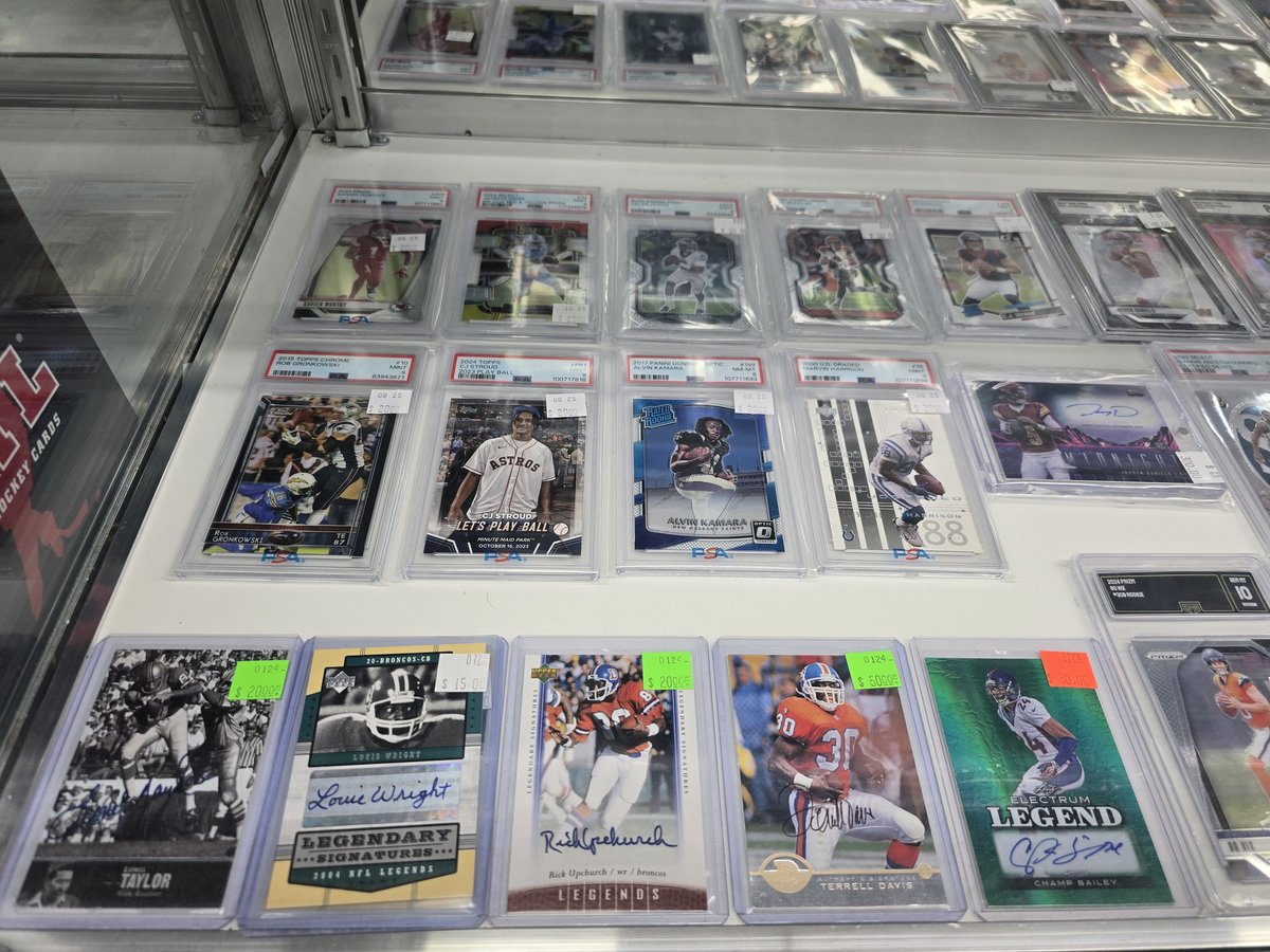 KSProductions9's tweet image. 🏈⚾️ All C&apos;s South 🏀⚽️

Looking for that perfect card to add to your collection?

At All C&apos;s Collectibles South, we’ve got it all—singles, slabs, and sealed product! Whether you’re a fan of vintage classics or chasing the hottest modern hits, our shelves are stacked!