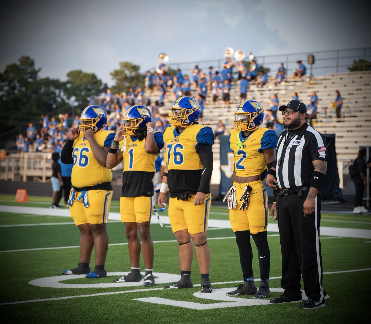 Mid-Season highlights ‼️
Only getting started , for ANOTHER STATE RUN‼️ #76 <a href="/JermaineCarpent/">Coach Carp</a> <a href="/WacoTribSports/">WacoTrib Sports Dept</a>  <a href="/BriceCherry/">Brice Cherry</a> <a href="/TrustMyEyesO/">⭕️FFERTUNITY</a> <a href="/jscelfo66/">Coach Joe Scelfo</a> <a href="/streetziam/">GREG MARCUS</a> <a href="/Matt_Stepp817/">Matt Stepp</a> <a href="/centexrecruits/">CenTex Recruits</a> 

hudl.com/v/2SyLvY