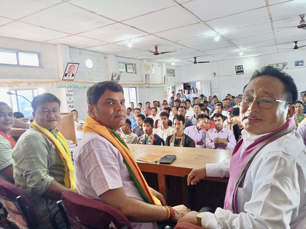 manojchauhanmp's tweet photo. 📍 Haflong, Assam 

Today attended the Review meeting of Booth Committees with the Mandal Congress Presidents &amp; Block Congress Presidents of DCC Dima Hasao &amp; joined the #Vote_Chor_Gaddi_Chhod Signature Campaign of the district. https://t.co/xSCVhFnZ2T