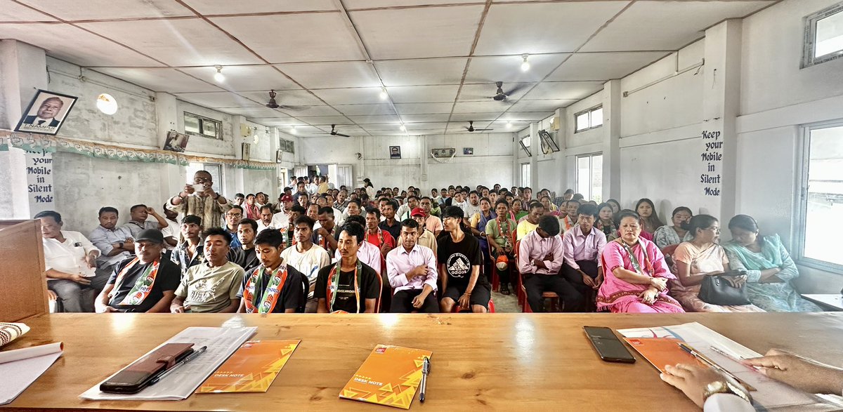 manojchauhanmp's tweet photo. 📍 Haflong, Assam 

Today attended the Review meeting of Booth Committees with the Mandal Congress Presidents &amp; Block Congress Presidents of DCC Dima Hasao &amp; joined the #Vote_Chor_Gaddi_Chhod Signature Campaign of the district. https://t.co/xSCVhFnZ2T