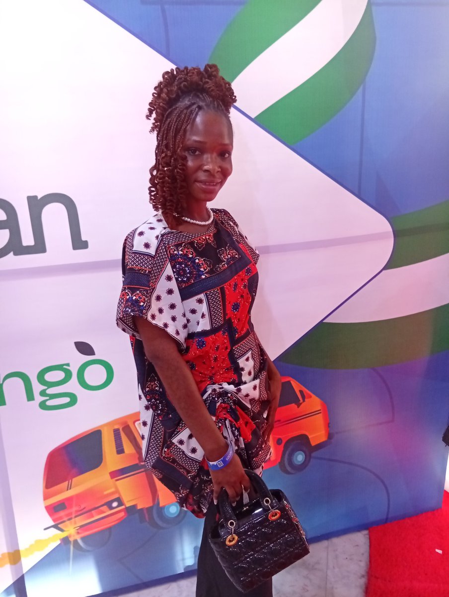 Racheal_Afe's tweet image. Two Saturdays ago, I traveled from Ondo to Lagos for LinkedIn Local Nigeria, and it was worth it! 

Some lessons I took home:

📌  Be confident in your difference.

 📌 Move from hustling to legacy mindset.

📌 Focus on what you can control

#LLN25 #LinkedInLocal #AfeRacheal