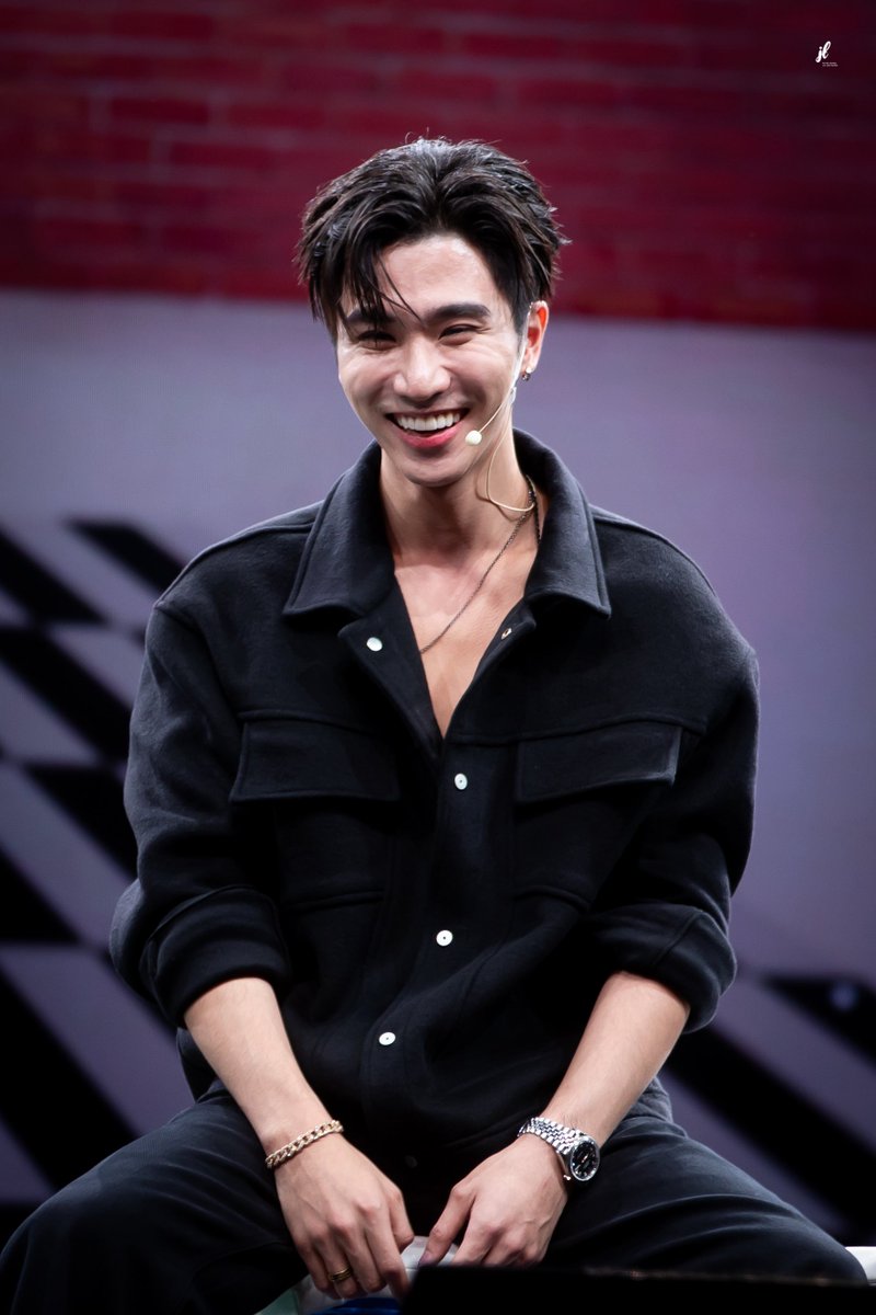 ซัพพอร์ตเพลงใหม่พี่เพิร์ธกันจ้ะ ✨

PERTH LIVEHOUSE ONSTAGE
#GMMTVFANIVAL #GMMTVLiveHouse 
#PerthTanapon <a href="/perthppe/">PERTHPPE</a>