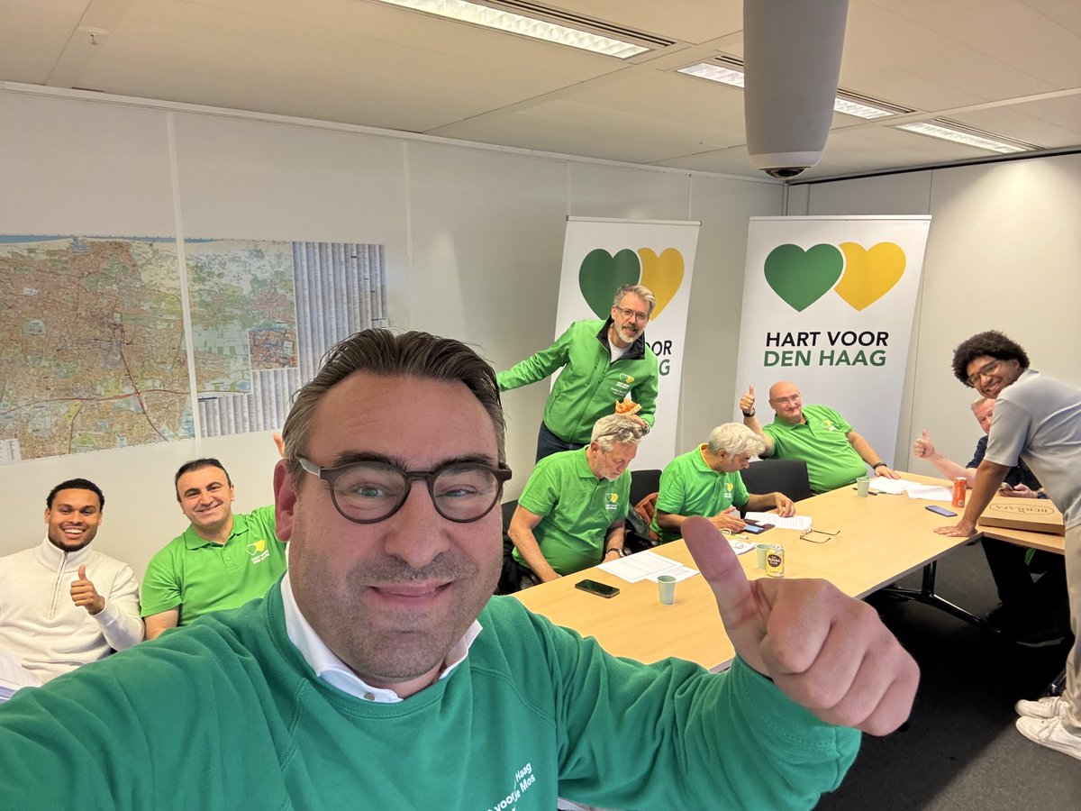RicharddeMos's tweet photo. We bellen met @Hartv00rDenHaag met (een deel van) onze #leden. Wilt u (als u lid bent) ook gebeld worden? Wie weet tot zo! Nog geen lid! Meld je aan 🫵 https://t.co/urcLTlSBuQ https://t.co/RGCQihdmOt