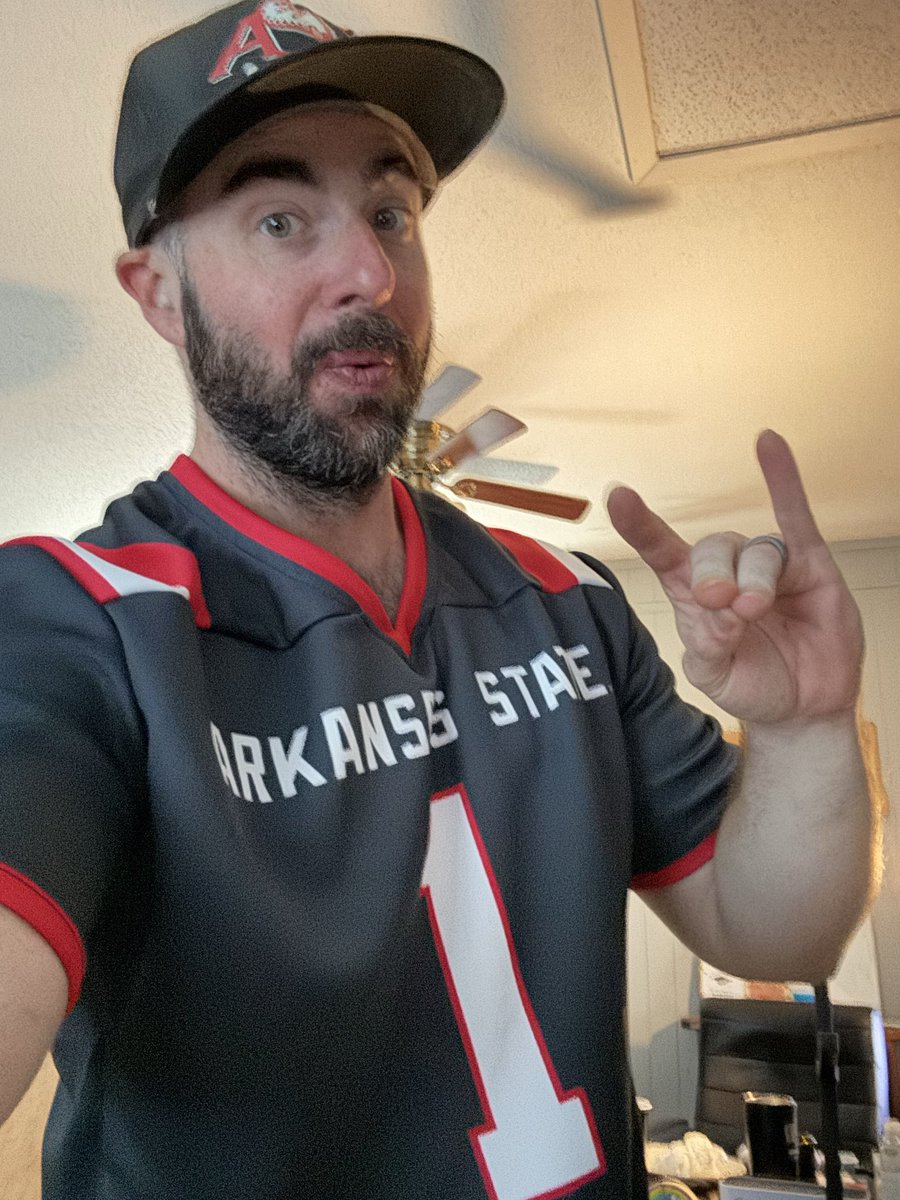 JakePendergist's tweet image. Great day to bust out the new jersey!