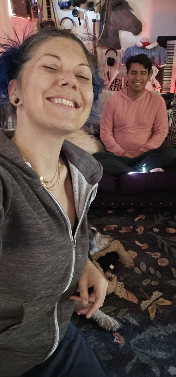 LIVE

come be nice to my friends before they leave me! 

Ttv// ClassyKatie
