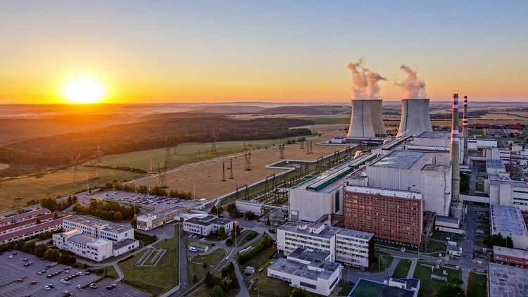 Samuel_Gibson_'s tweet photo. Wyoming’s Energy Authority is proposing a $100 million grant to help build a $500M TRISO fuel facility, targeted to begin operations by 2030.

TRISO fuel uses uranium “poppy‑seed” pellets encased in ceramic materials. It's designed for use in next gen nuclear reactors by being able to withstand extreme heat and safely contain fission byproducts.

Also, the proposed facility won’t produce or store high-level radioactive waste, according to its licensing plan.

This move signals a major energy shift from traditional sources to nuclear power and taps into Wyoming’s deep uranium reserves and industrial strengths.

As the world moves toward nuclear energy, there’s never been a better time to be building @hadron_energy.