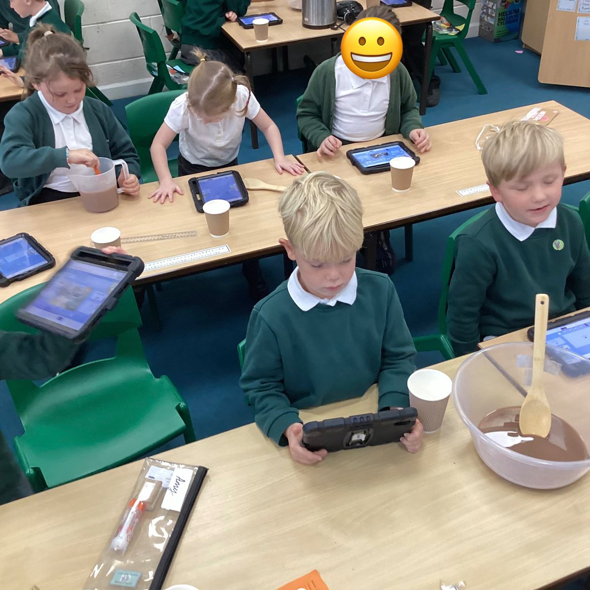 gates_owls's tweet photo. Making our ‘friendly hot chocolate’ as part of our instructions writing today. We loved the taste and can’t wait for ‘Marcel’ the moose to try it! #TheGatesWriting
@OliverJeffers https://t.co/mNqVOsyvU6