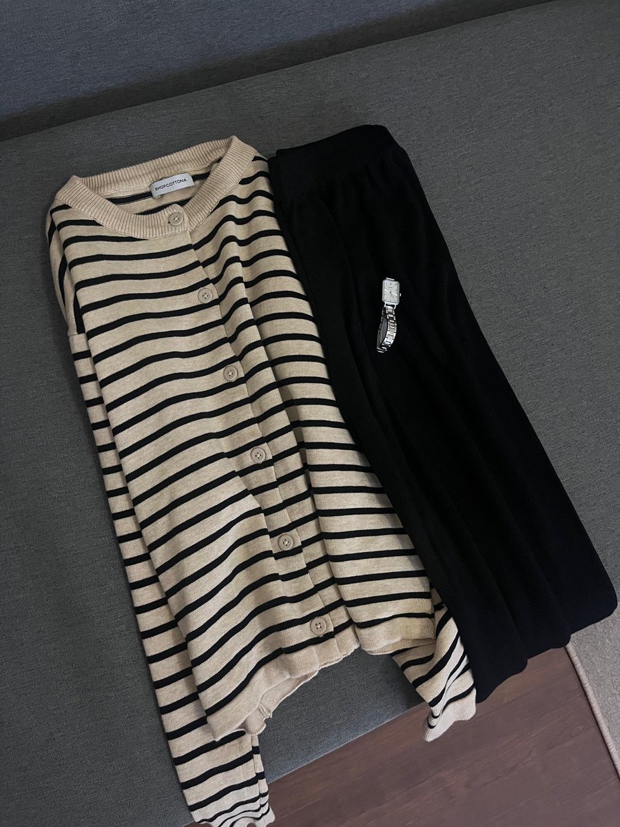 deiaui's tweet image. simple look ootd 🌸🌷 check it now s.shopee.co.id/qasWu30YQ #OOTD #basicoutfit #cleanoutfit