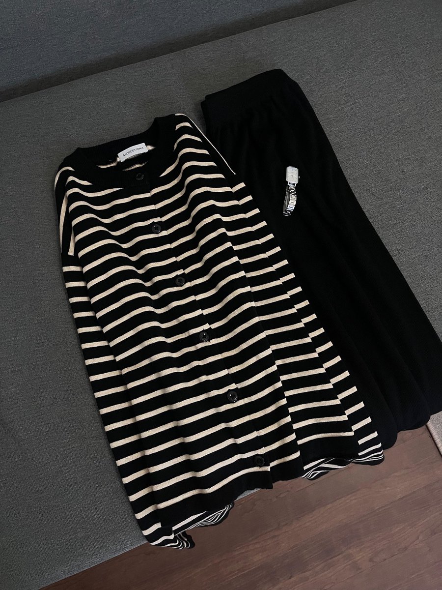 deiaui's tweet image. simple look ootd 🌸🌷 check it now s.shopee.co.id/qasWu30YQ #OOTD #basicoutfit #cleanoutfit