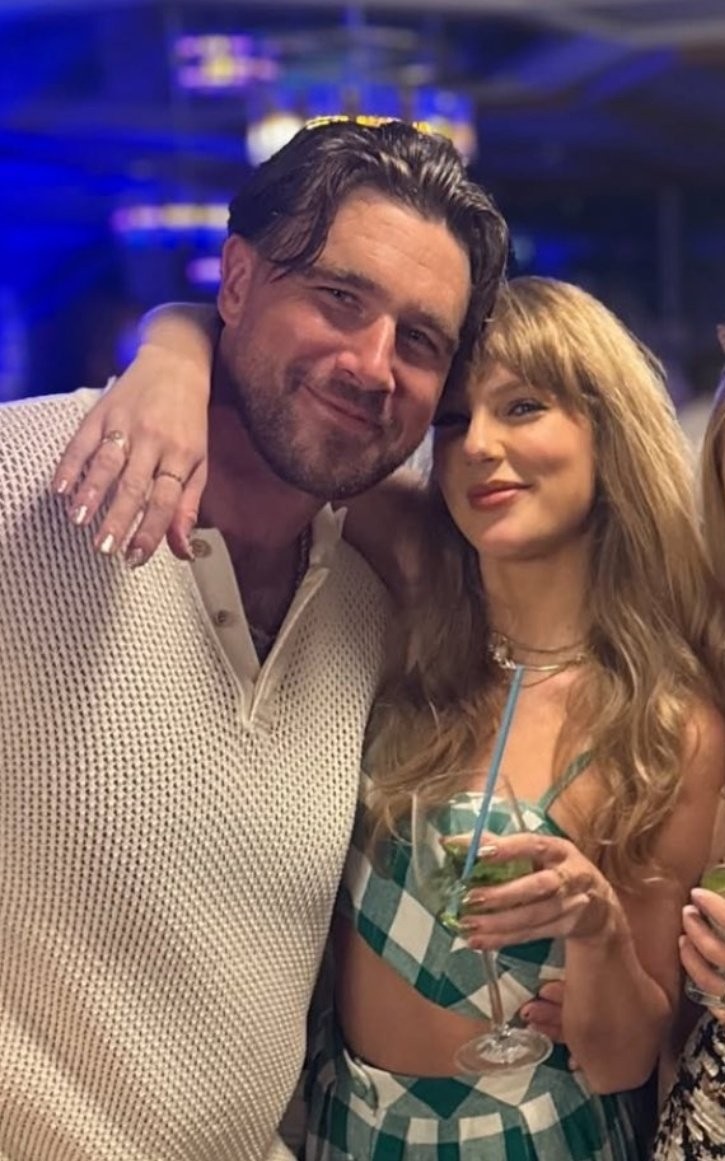 Tayvisadmirer's tweet photo. That's her babyyyyyyy 🥰🥰🥰🥰🤏🏻🤏🏻🤏🏻🤏🏻🤏🏻 https://t.co/jLIQzECBv6