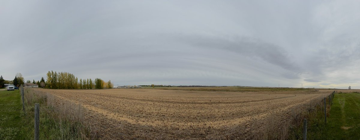 Mixed precip lurking south of the Canadian border in North Dakota. Winter is knocking but we should see a bit of a warmup again this week with temps above freezing.