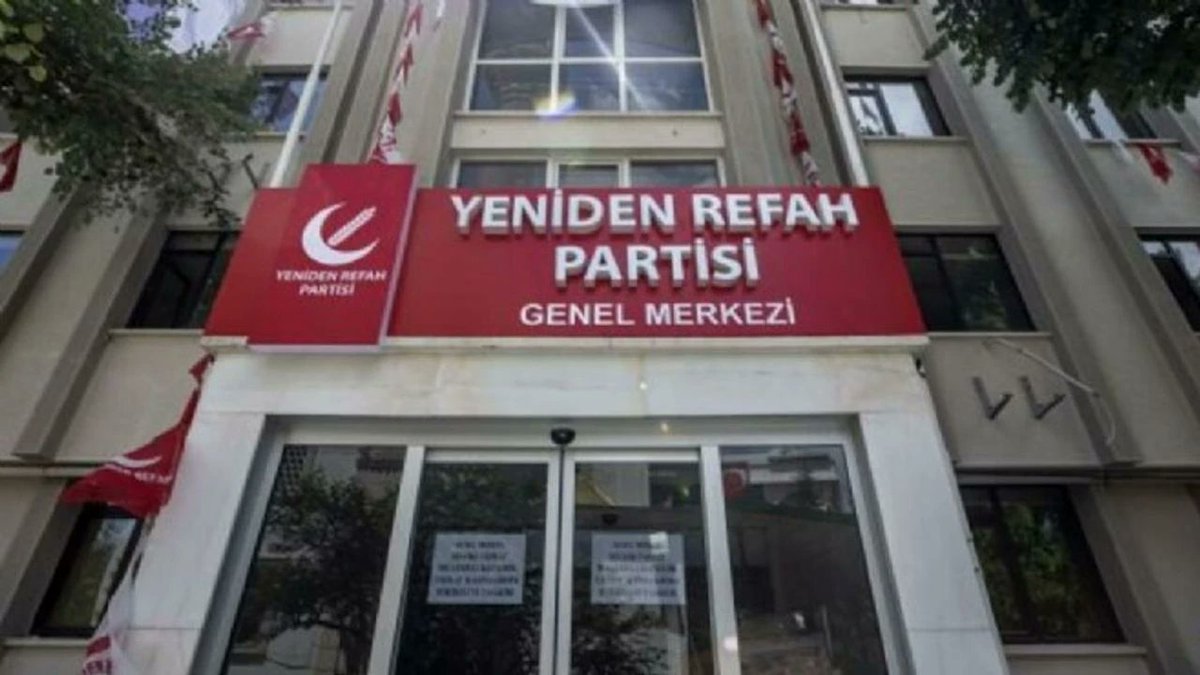 izgazete2's tweet photo. 📌Yeniden Refah Partisi İzmir’de kongreye gidiyor: Fatih Erbakan İzmirlilerle buluşacak
https://t.co/iVwgIKPkj8 https://t.co/QFv7TVJk77