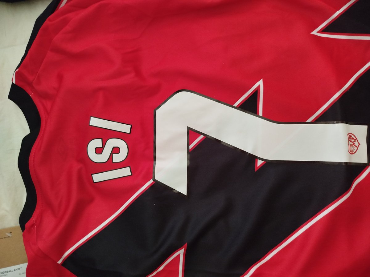 Calidad muy top 🔝 y tarda muy poco en llegar, gracias <a href="/jxrgeesilva/">jorge ⚡️</a> , camisetas muy top y de buen precio y buena calidad 😮‍💨⚡