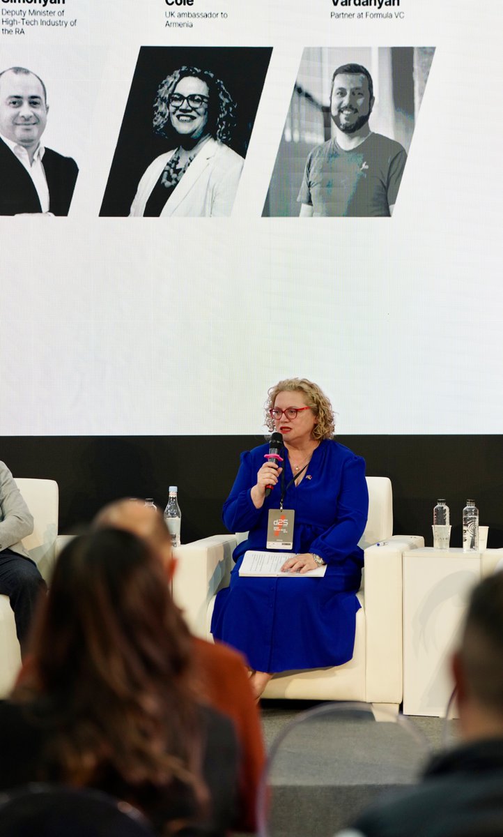 Alexandra Cole tweet media