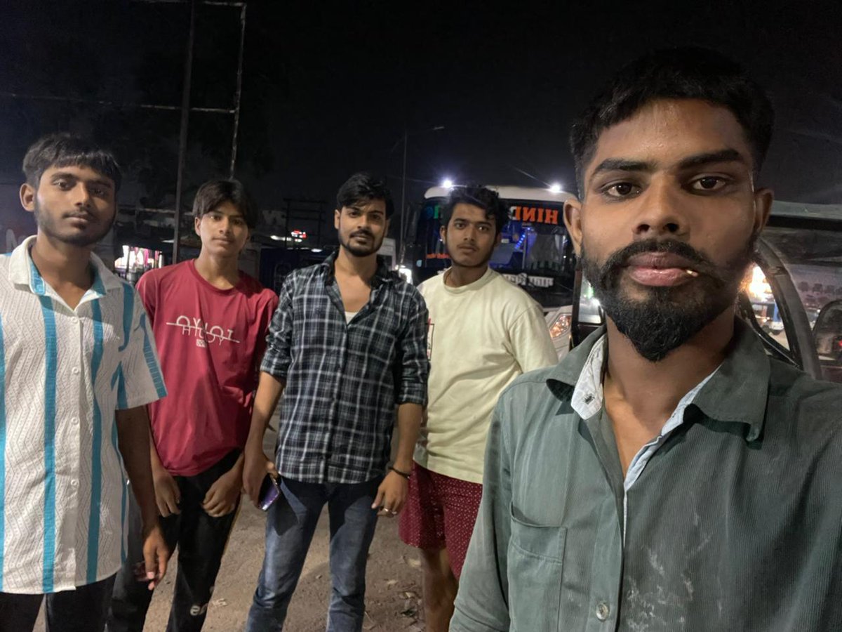 TeamPurnea's tweet photo. कम्युनिटी किचन पूर्णिया का 806वा दिन है।

आज का मेनू वेज बिरयानी है।
 आज का भोजन कम्युनिटी किचन परिवार के ओर से है।

कम्युनिटी किचन पूर्णिया आपके पूरे परिवार की उज्जवल और स्वस्थ भविष्य की कामना करती है।

सभी सहयोगियों को शुभकामनाएं। 🌸🙏

#communitykitchenpurnea 

@vikashadityaa https://t.co/QZvw6G6mMl