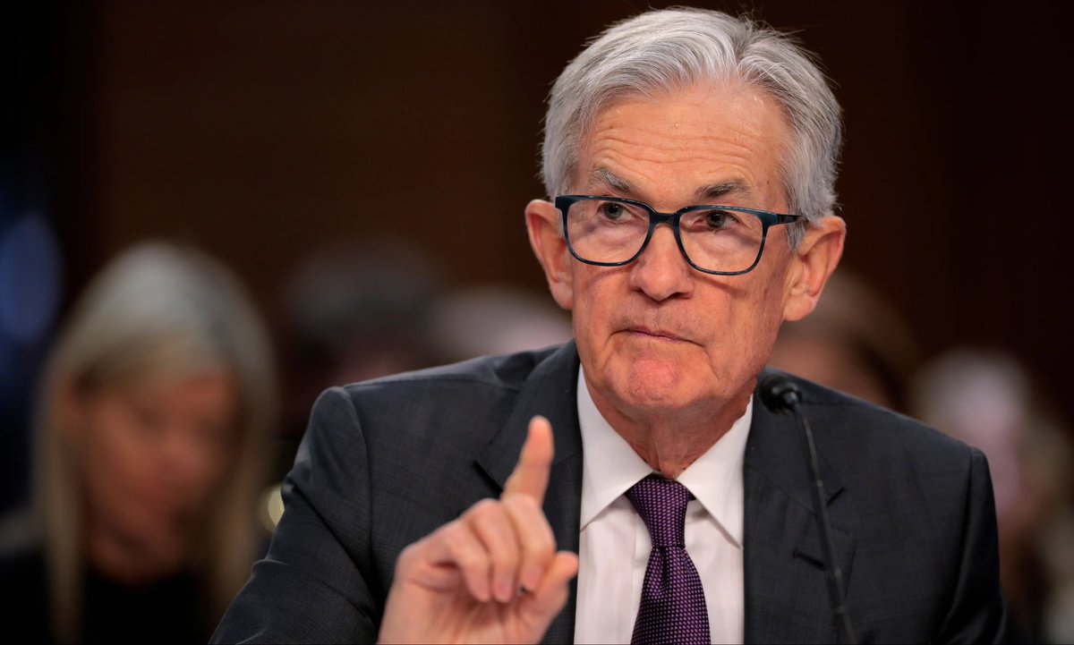 🚨 POWELL SIGNALS MORE RATE CUTS AHEAD 

Fed Chair Jerome Powell said labor market risks now outweigh inflation pressures from Trump’s tariffs.