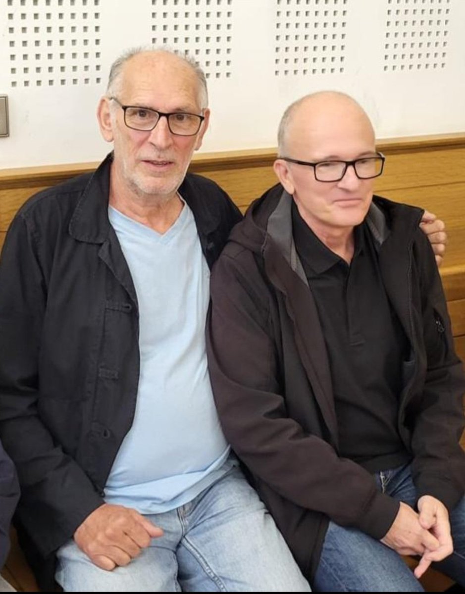 PROCÈS DE MICHEL ETTORI
Militant nationaliste de Core in Fronte, ancien prisonnier politique, Michel est passé ce jour au tribunal d'Aiacciu.
Ce procès a mis en relief la non intégration d'un Français à Ulmetu, qui veut s'imposer en oubliant que cette terre est la nôtre.