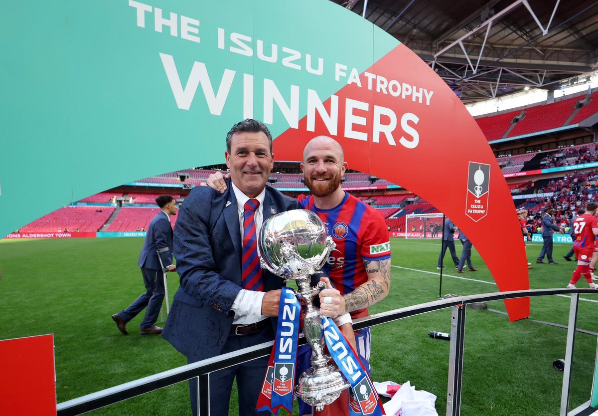 grahambrookland's tweet image. Thank you @TommyWidd You enabled a dream as Aldershot won at Wembley. From Stockport to Swindon, dramas, controversies. The legacy. Above all you created an identity for @OfficialShots Memories that will last forever. Wishing the best of health and happiness. Up the Shots 🔴🔵👍