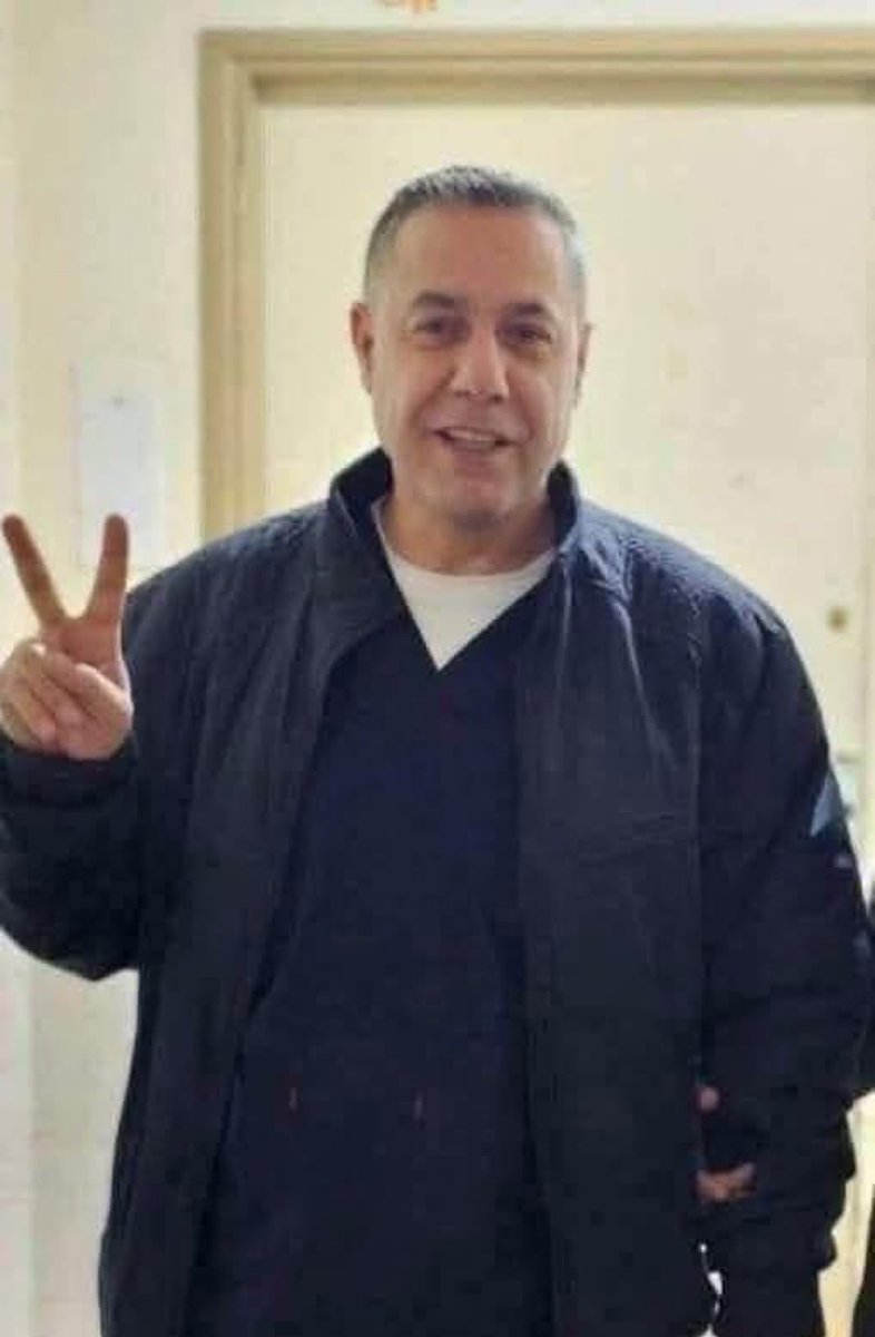 Dr Hüsam hâlâ tutuklu. Ailesinden resmî açıklama geldi. 

Dr. Hüsam’ın ismi, serbest bırakılacaklar listesine alınmış ama hâlâ bir gelişme olmamış. Bir sonraki açıklamada ailesinden “Babamız artık özgür” haberini almak nasip olsun. 💔 

#FreeDrHussamAbuSafiya