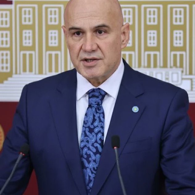 HaberMOD's tweet image. DEM Partili Mahmut Dindar'dan Öcalan'a "alçak" diyen İYİ Partili Turhan Çömez'e: 

"Ağzından çıkanı kulağın duysun ya! Bir halkın liderine 'alçak' diyemezsin. Saygısızlık yapma!"