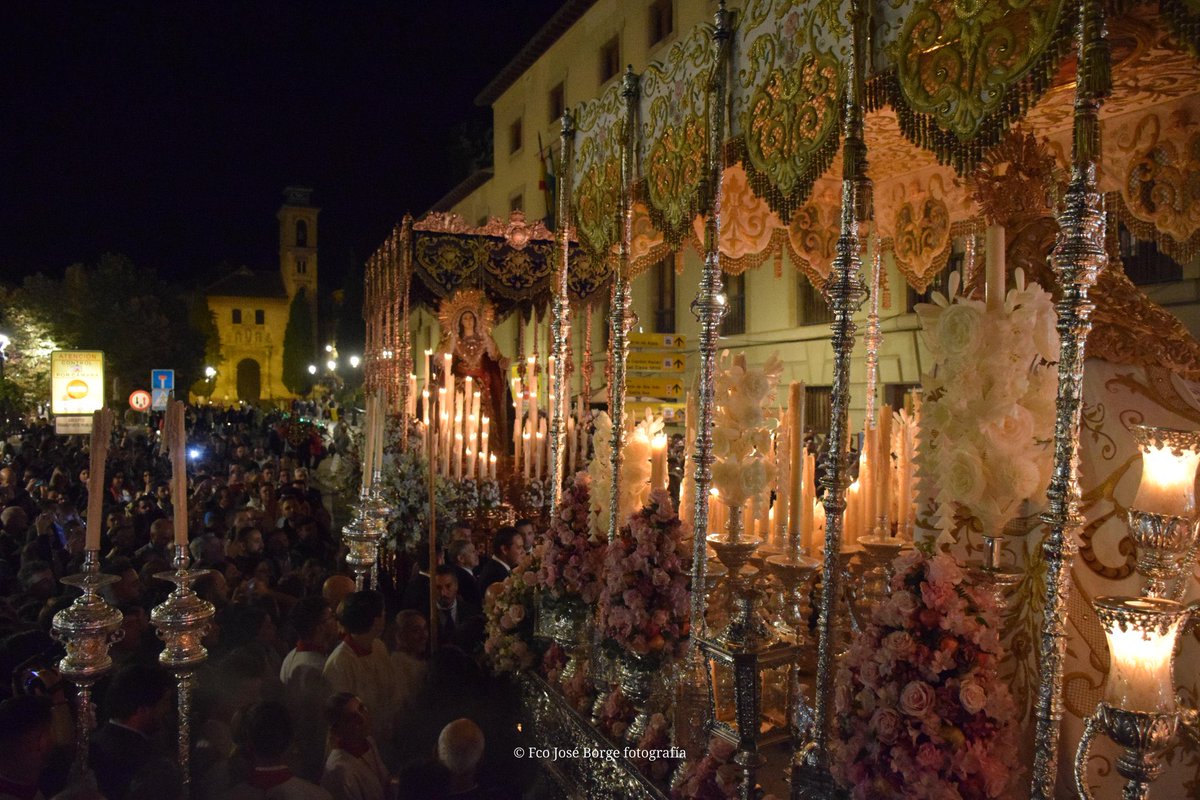 #Recuerdos ⏮️ | Hace hoy dos años de aquel 14 de octubre de 2023, cuando Granada vivió una jornada histórica con la Magna “La Pasión según Granada”

Junto al resto de Hermandades, Nuestra Aurora recorrió su ciudad, irradiando luz y emoción, cautivando a granadinos y visitantes.